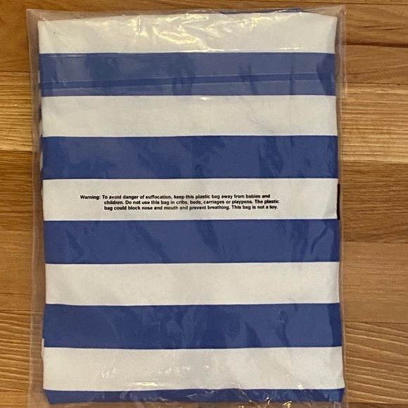 Vineyard Vines Swimshirt - Picture 3 of 5